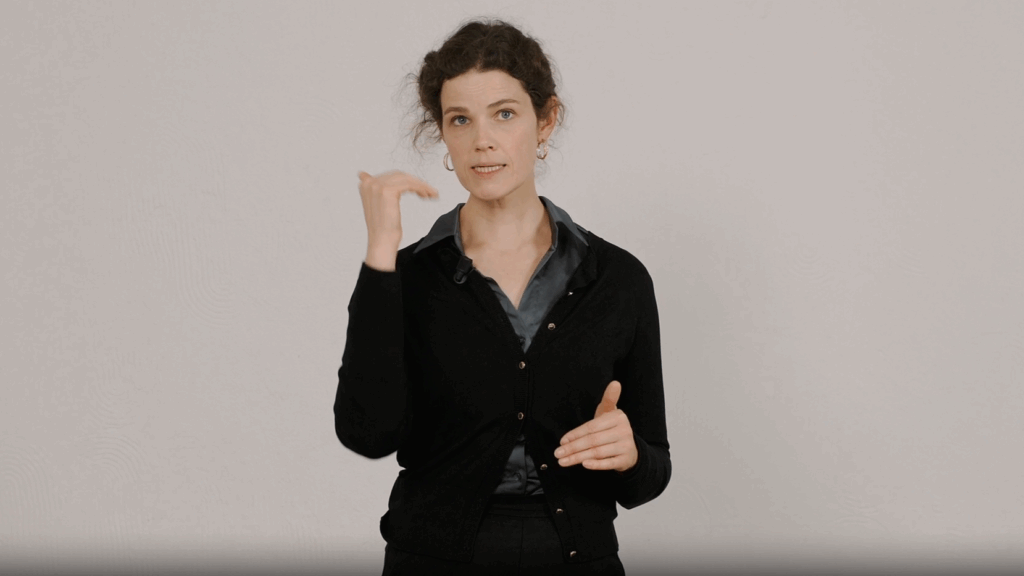 Teresa singt im stehen