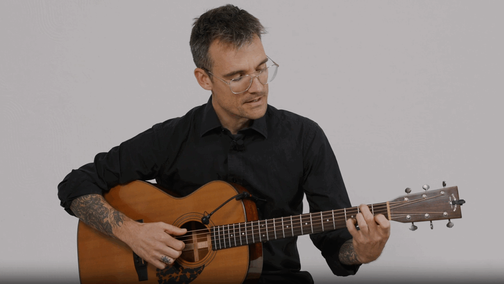 Mark spielt Gitarre