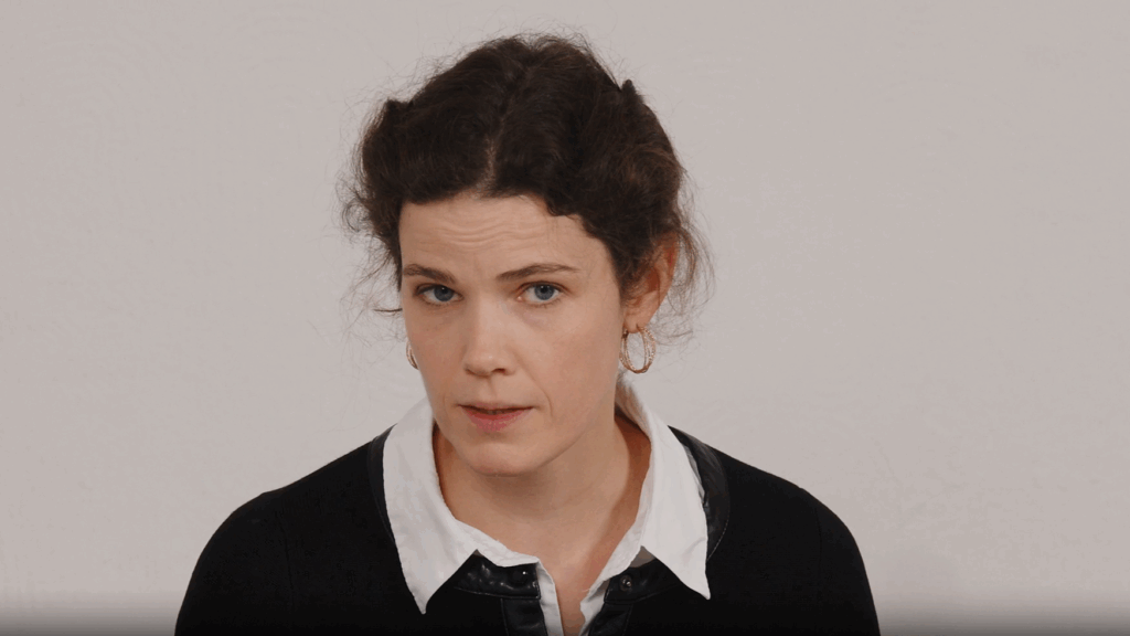 Teresa erklärt, Nahaufnahme